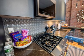 Microwave, oven, stovetop, dishwasher - Designer's Best 2BR, 2BA Loft - Prime Armory Square Location Downtown Syracuse (Syracuse)