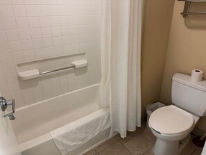 Hair dryer, towels, soap, toilet paper - Live Near Universal & ICON Park! Furnished 1BR Condo with All Utilities Included (Orlando)