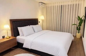 1 bedroom, free WiFi, bed sheets - Cosy & Chic Apartment with Secure Parking in the Heart of Casablanca (Dar-el-Beida)