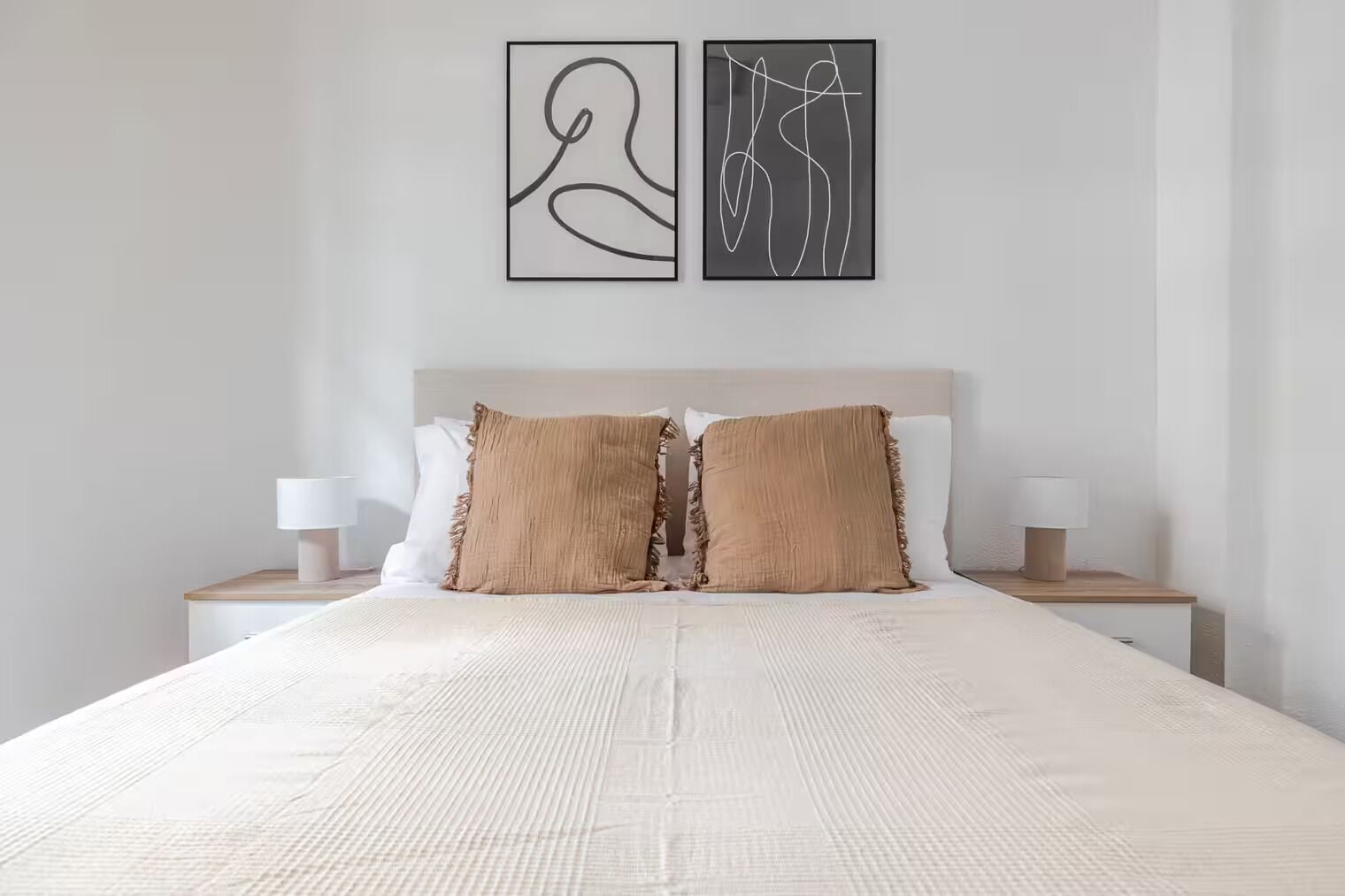 2 dormitorios, tabla de planchar con plancha, Internet y ropa de cama