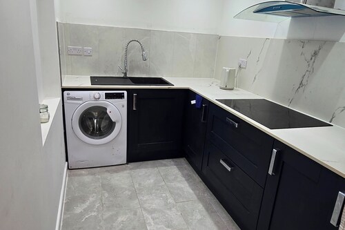 Central 1 Bed Apartment Sleeps 2 With Wifi