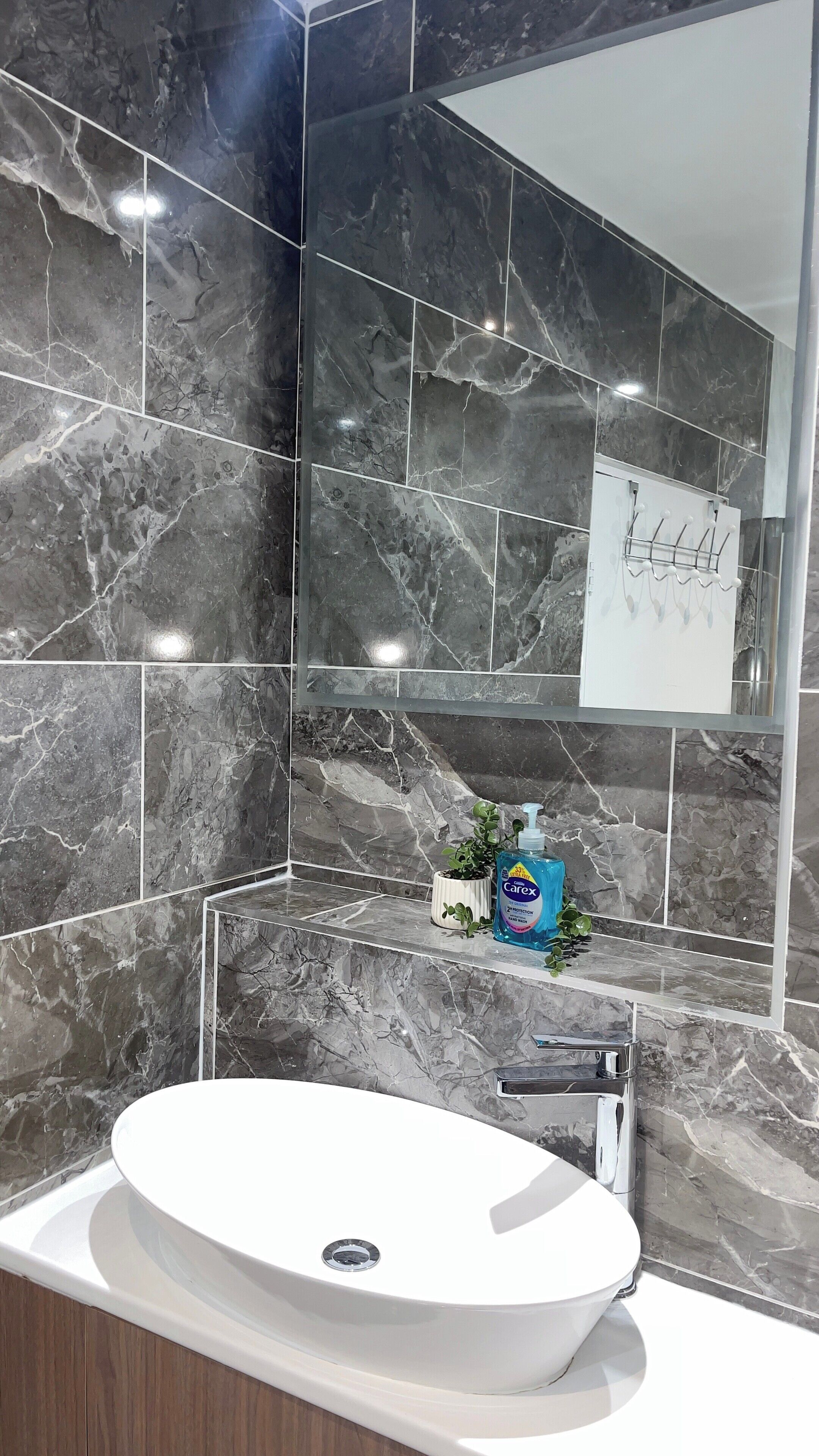 Shower dan handuk