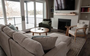 Smart TV, chimenea