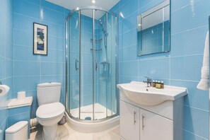 Bathroom - Light-Filled Islington Stay Near Angel (London)