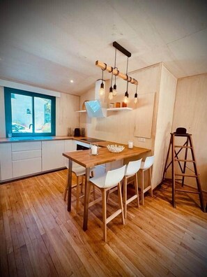 Microwave, oven, stovetop, dishwasher - N&L Signature - Ô Lodge (Mornas)