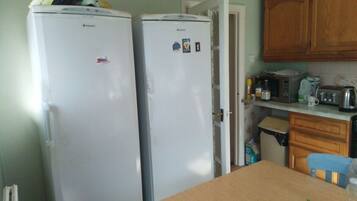Shared Dormitory, 1 Bedroom, Patio | Private kitchen