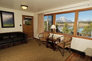 Deluxe Room, Lake View - Signal Mountain Lodge (Moran)