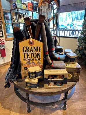 Interior - Signal Mountain Lodge (Moran)