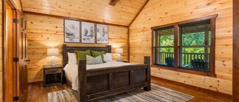 8 bedrooms, WiFi, bed sheets