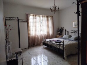 Room - Vrbo Property (Sant'Antonino)