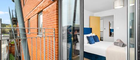2 chambres, fer et planche à repasser, Wi-Fi, draps fournis
