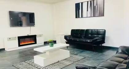 Senior 2-bedroom apartment in beautiful Tuxpan with AC comfort