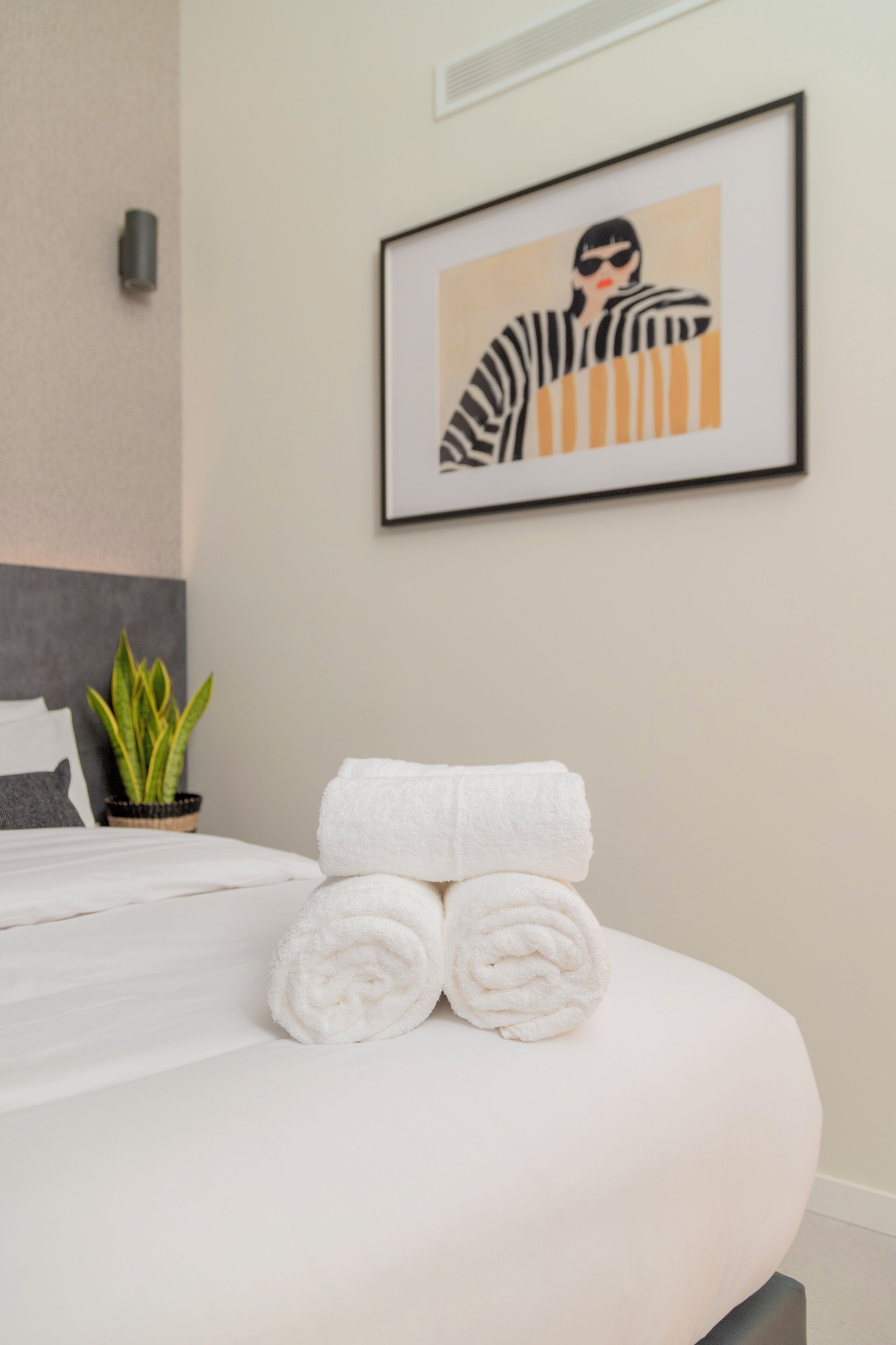 Standard Studio, Garden View