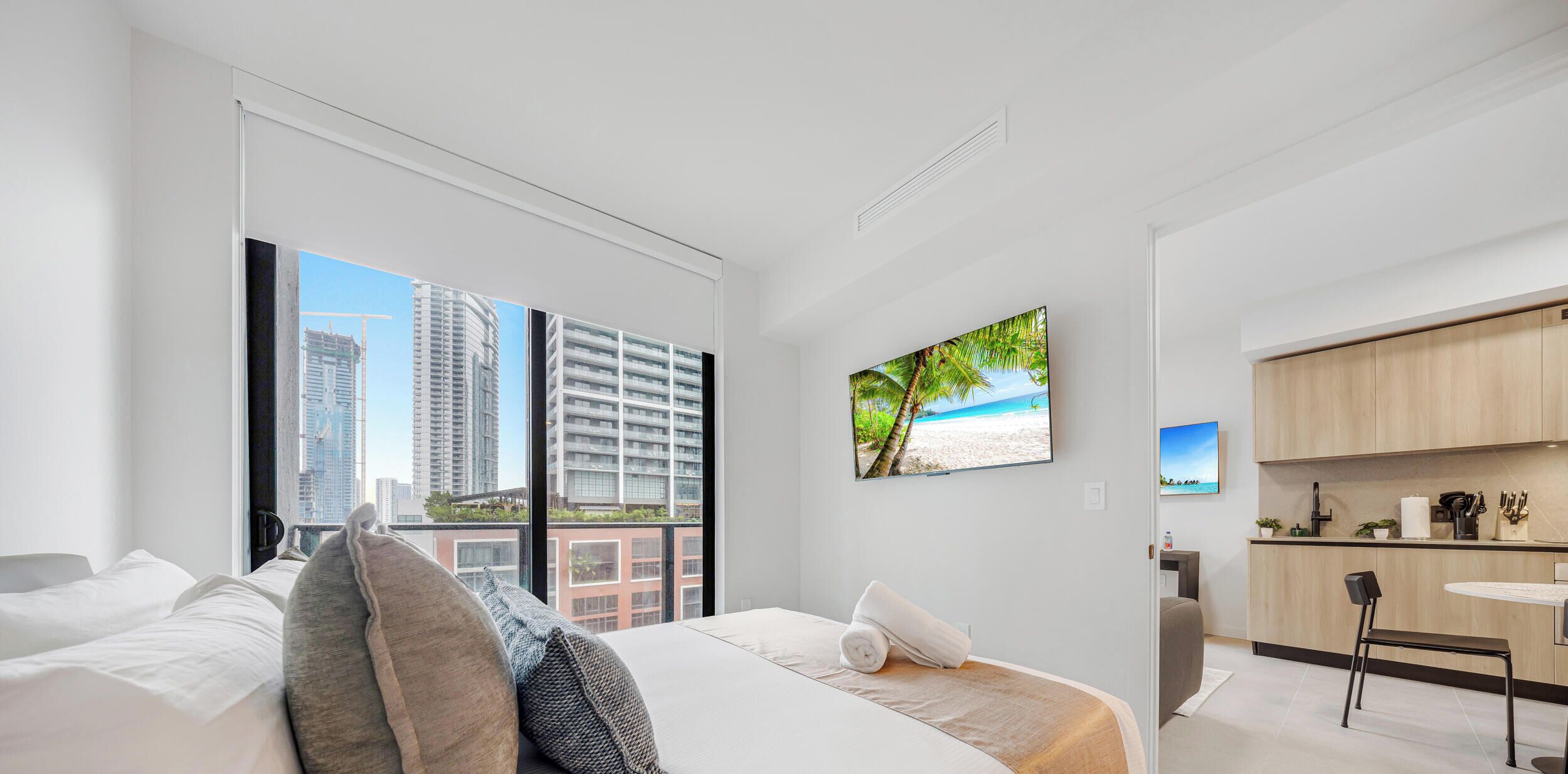 Condo, Balcony, City View