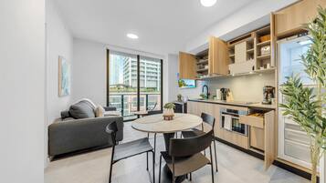 Apartment, Balkon, Stadtblick | Innenbereich