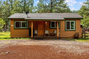Exterior - Lazy Trout Aspen Cabin (Greer)