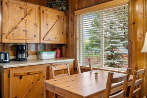 Dining - Lazy Trout Aspen Cabin (Greer)