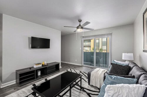Modern Spacious Getaway near PHX & ASU