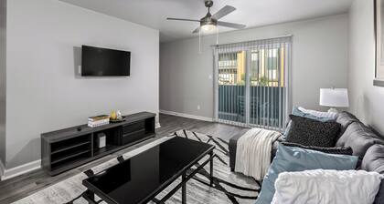 Modern Spacious Getaway near PHX & ASU