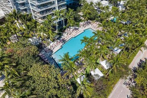 Pool - W South Beach 1B Residence Ocean View (Miami Beach)
