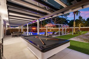 Terrace/patio - Heated pool, Mini golf, Bar, Fire pit, Central location (Miami)