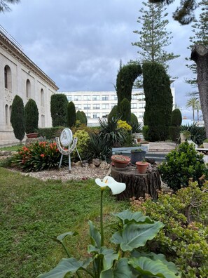 Property grounds - Albergue María Rosa Molas (Jesús)