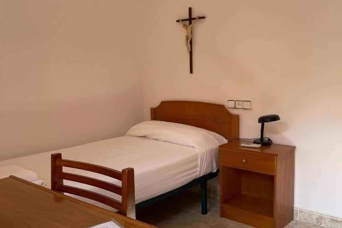 Phòng đơn cơ bản, ban công, quang cảnh vườn