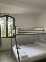 Basic Triple Room, Garden View