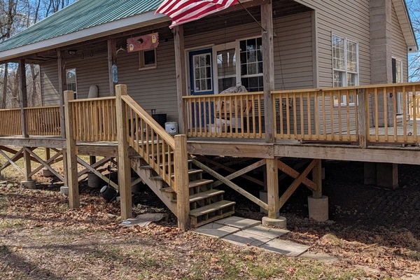 Front entrance to Bended Elbow