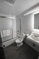 Deluxe Single Room | Bathroom