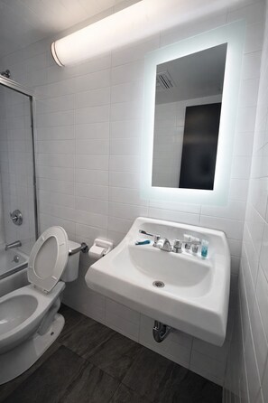 디럭스 싱글룸 | 욕실