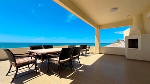 Outdoor dining - Beautiful, Huge Beachfront Home Serenity Beach (Puerto Peñasco)