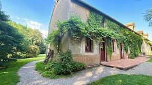 Front of property - LE DOMAINE DU PETIT TERTRE (Sainte-Sabine-sur-Longève)