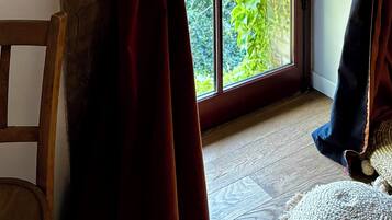 Camera con letto matrimoniale o 2 letti singoli, vista giardino | Wi-Fi gratuito