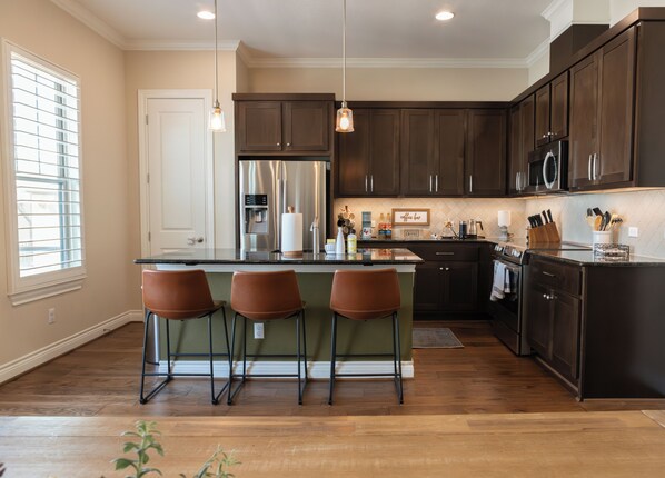 Microwave, oven, stovetop, dishwasher
