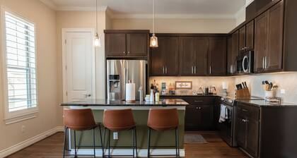 Peaceful Townhome in Georgetown TX with close proximity to downtown