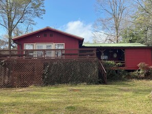 Exterior - Waterfront authentic log cabin in charming Anacoco (Anacoco)