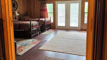 3 bedrooms, free WiFi, bed sheets