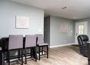 Interior - Entire House - 3 Blocks From The Beach (Cocoa Beach)