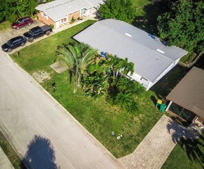 Exterior - Entire House - 3 Blocks From The Beach (Cocoa Beach)