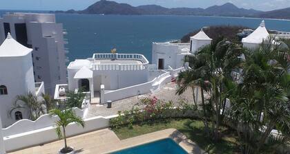 Manzanillo-Private Pool - Ocean Views