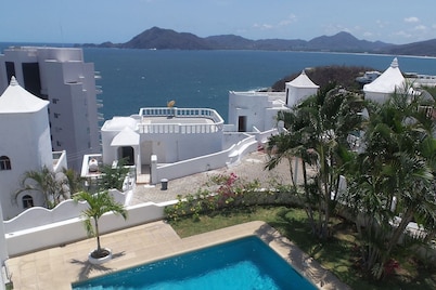 Manzanillo-Private Pool - Ocean Views