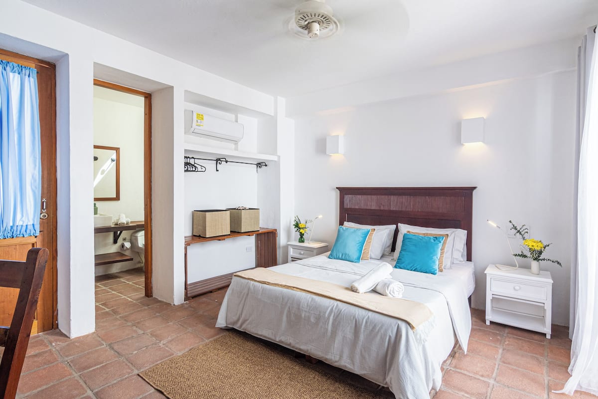 Deluxe Room, Pool View