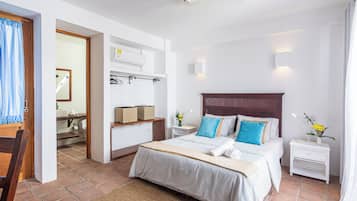 Deluxe Room, Pool View