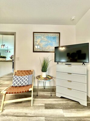 Interior - Blue Haven - Minutes From WEC, Springs, and More! (Ocala)