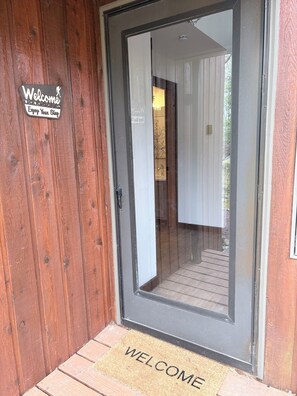 Exterior detail - Sasquatch Sanctuary: Luxe, Cozy, Wilderness Vibes (Lake Harmony)