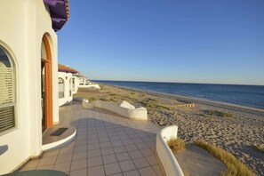 Property grounds - Charming and Rustic Beachfront Home Sun House (Puerto Peñasco)