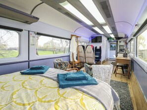 1 chambre, décoration personnalisée, ameublement personnalisé
