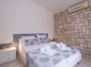 Internet, bed sheets - Three bedroom Apartment with Terrace (3) (Viganj)