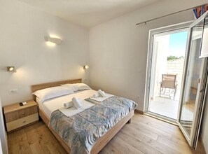 Internet, bed sheets - Adriatic Guesthouse Balota - Bungalow with Terrace 1 (Viganj)